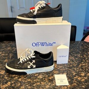 Off-White Black Leather Low-Top Sneakers with White Arrow Accent